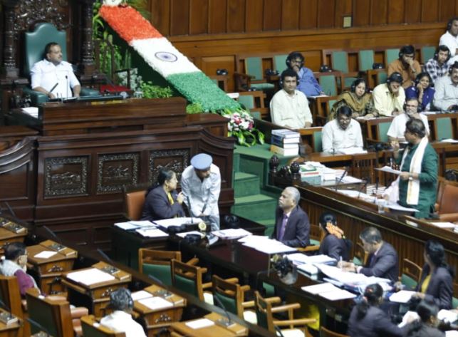 SESSION: ಏನಿದು ಅಚ್ಚರಿ, ಕರ್ನಾಟಕ ಬಿಜೆಪಿ ಆರ್ಭಟ! ಎಲ್ಲದಕ್ಕೂ ಆ ಮೂವರೇ ಕಾರಣ!